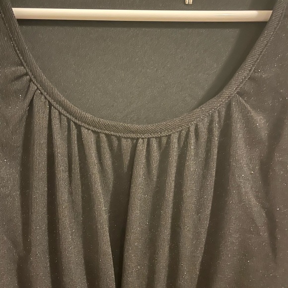 Stylish Maternity Top - Picture 2 of 3